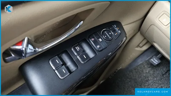 KIA CARNIVAL 9-SEATER PRSTIGE