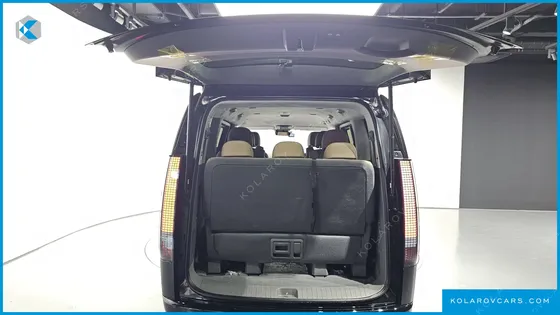 HYUNDAI STARIA HEV 1.6 LOUNGE 9-SEATER