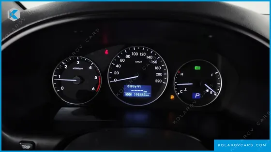 HYUNDAI STAREX VAN 3-SEATER