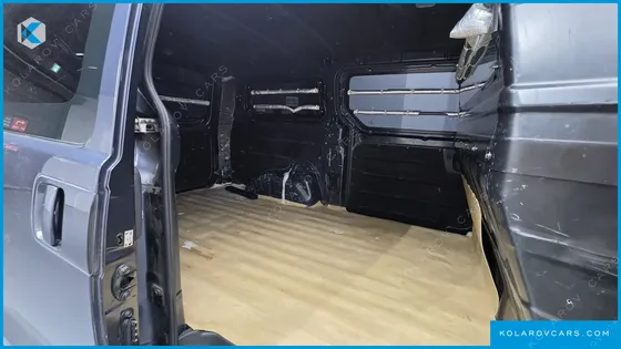 HYUNDAI STAREX VAN 3-SEATER