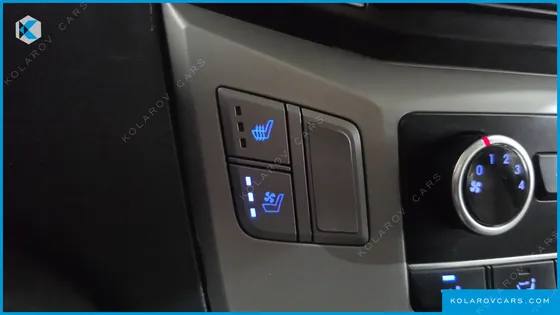 HYUNDAI STAREX VAN 3-SEATER