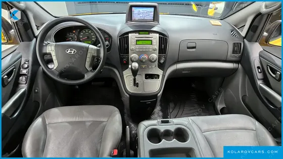 HYUNDAI STAREX GUARD CAR OF CHILDREN