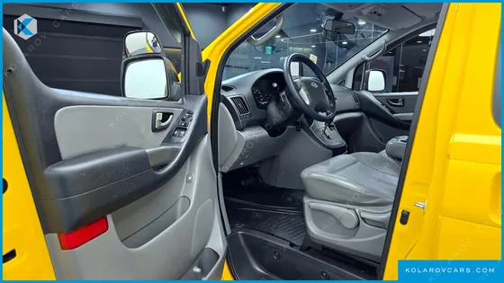 HYUNDAI STAREX GUARD CAR OF CHILDREN
