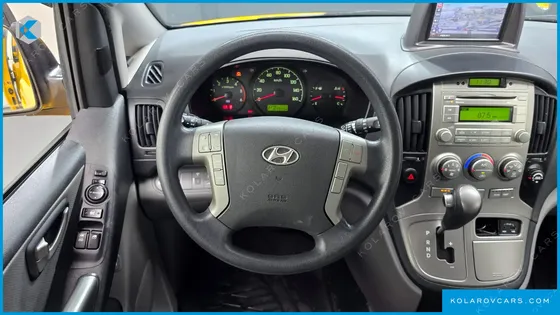HYUNDAI STAREX GUARD CAR OF CHILDREN