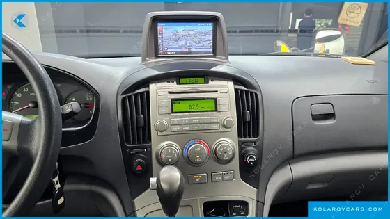 HYUNDAI STAREX GUARD CAR OF CHILDREN