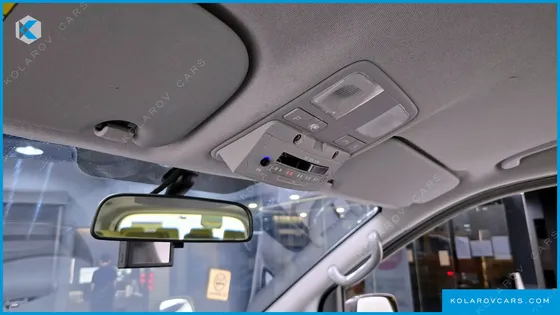 HYUNDAI STAREX GUARD CAR OF CHILDREN