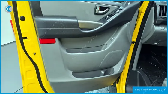 HYUNDAI STAREX GUARD CAR OF CHILDREN