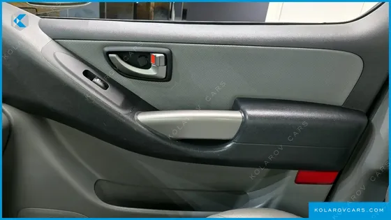 HYUNDAI STAREX GUARD CAR OF CHILDREN