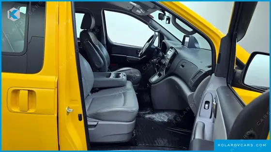 HYUNDAI STAREX GUARD CAR OF CHILDREN