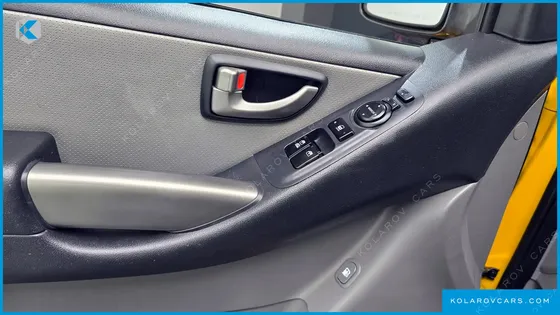 HYUNDAI STAREX GUARD CAR OF CHILDREN