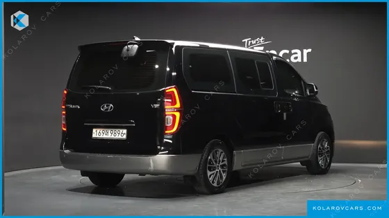 HYUNDAI STAREX URBAN 9-SEATER