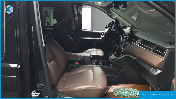 HYUNDAI STAREX URBAN 9-SEATER