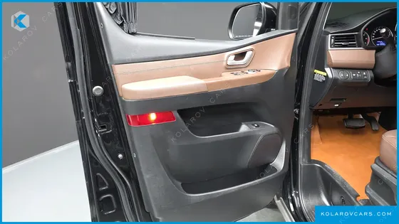 HYUNDAI STAREX URBAN 9-SEATER