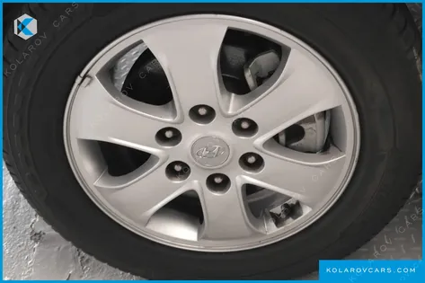 HYUNDAI STAREX WAGON 12-SEATER