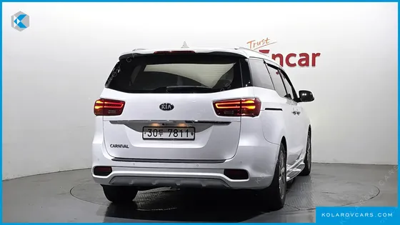 KIA CARNIVAL 9-SEATER PRSTIGE