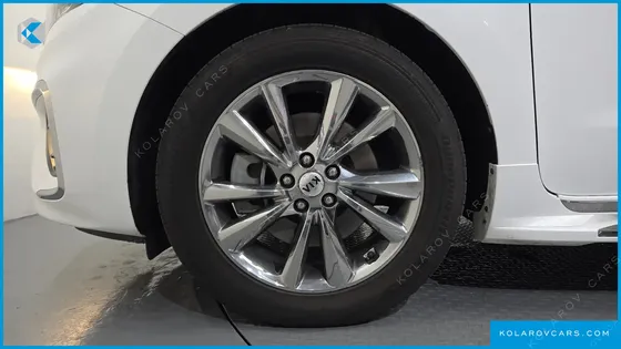 KIA CARNIVAL 9-SEATER PRSTIGE