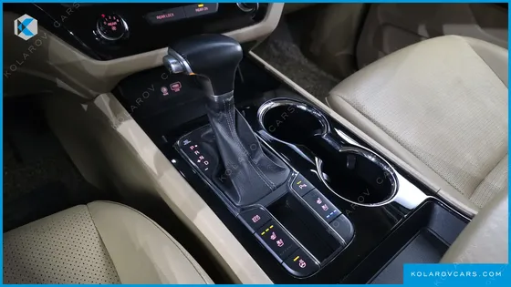 KIA CARNIVAL 9-SEATER PRSTIGE