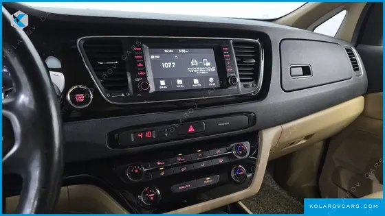 KIA CARNIVAL 9-SEATER PRSTIGE