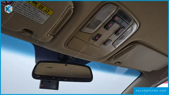 KIA CARNIVAL 9-SEATER PRSTIGE