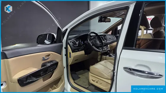 KIA CARNIVAL 9-SEATER NOBLESSE