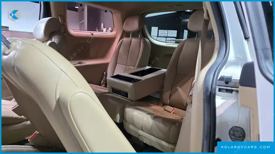 KIA CARNIVAL 9-SEATER NOBLESSE