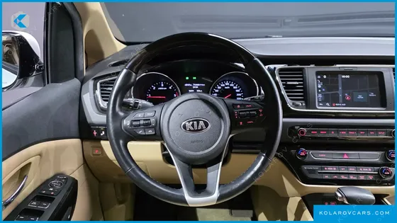 KIA CARNIVAL 9-SEATER NOBLESSE