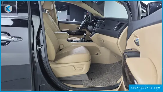 KIA CARNIVAL 9-SEATER NOBLESSE SPECIAL