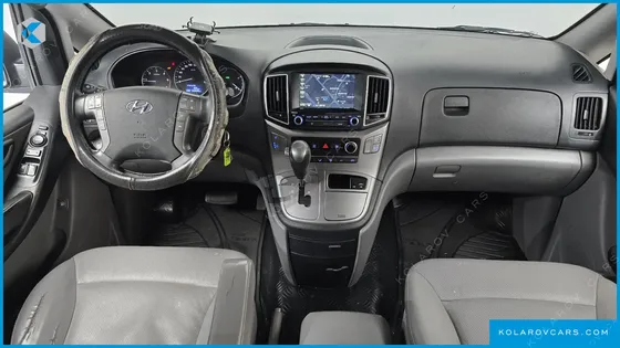 HYUNDAI STAREX VAN 5-SEATER