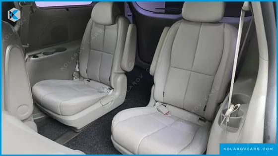 KIA CARNIVAL 9-SEATER NOBLESSE SPECIAL