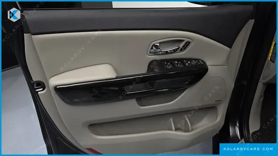 KIA CARNIVAL 9-SEATER NOBLESSE SPECIAL