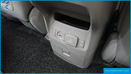 KIA CARNIVAL 9-SEATER NOBLESSE SPECIAL