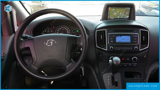 HYUNDAI STAREX 5-SEATER VAN