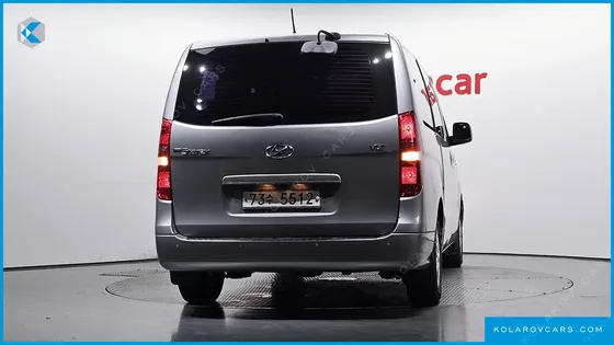 HYUNDAI STAREX 12-SEATER WAGON