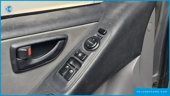 HYUNDAI STAREX 12-SEATER WAGON