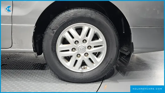 HYUNDAI STAREX 12-SEATER WAGON