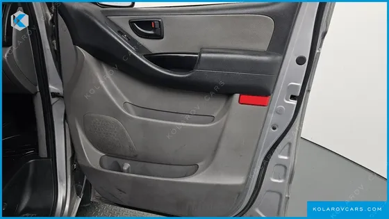 HYUNDAI STAREX 12-SEATER WAGON