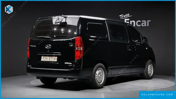 HYUNDAI STAREX VAN 5-SEATER