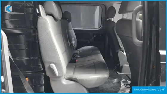 HYUNDAI STAREX VAN 5-SEATER