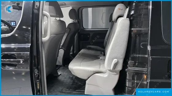 HYUNDAI STAREX VAN 5-SEATER