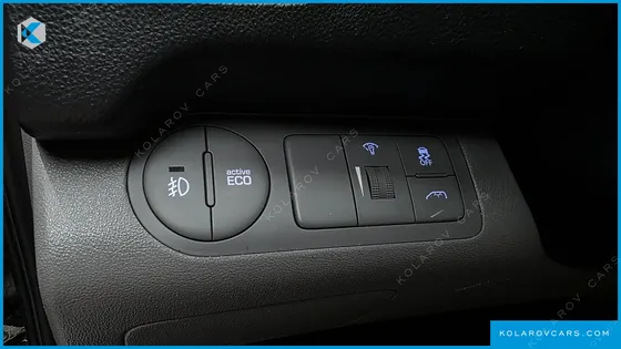 HYUNDAI STAREX VAN 5-SEATER