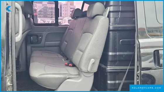 HYUNDAI STAREX 5-SEATER VAN