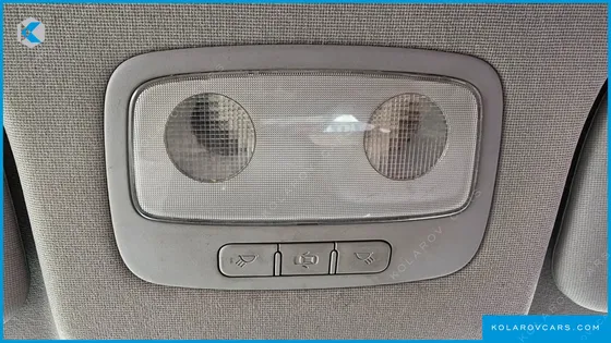 HYUNDAI STAREX 5-SEATER VAN