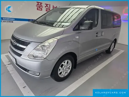 HYUNDAI STAREX 5-SEATER VAN