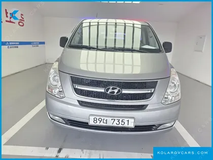 HYUNDAI STAREX 5-SEATER VAN
