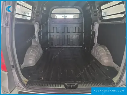 HYUNDAI STAREX 5-SEATER VAN