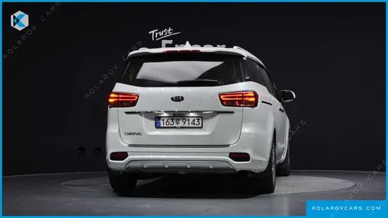 KIA CARNIVAL 9-SEATER PRSTIGE