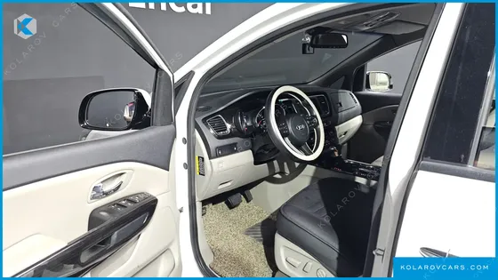 KIA CARNIVAL 9-SEATER PRSTIGE