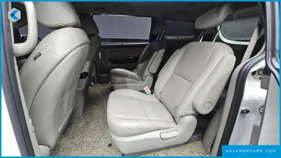 KIA CARNIVAL 9-SEATER PRSTIGE