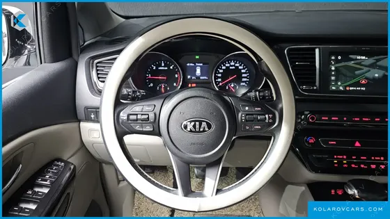 KIA CARNIVAL 9-SEATER PRSTIGE