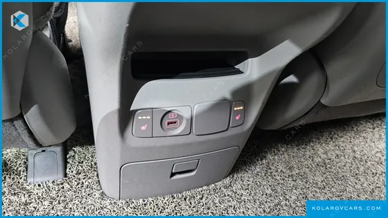 KIA CARNIVAL 9-SEATER PRSTIGE